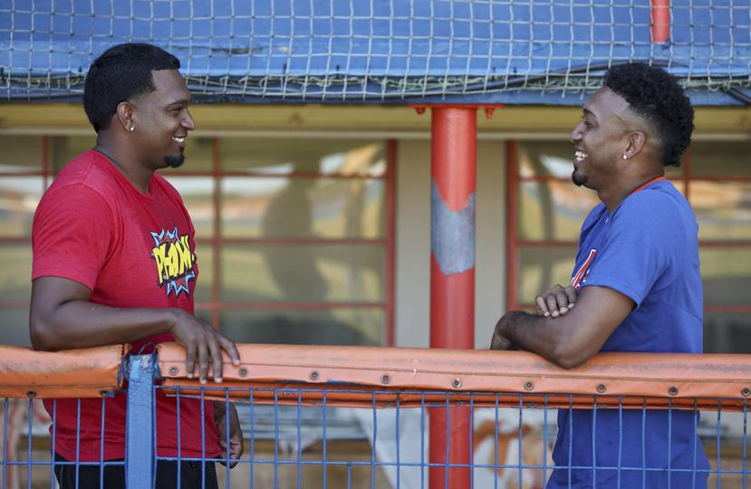Alexis Díaz (izquierda) y Edwin "Sugar" Díaz hicieron historia para Puerto Rico en 2022 como la primera pareja de hermanos lanzadores que llega al béisbol de las Grandes Ligas.