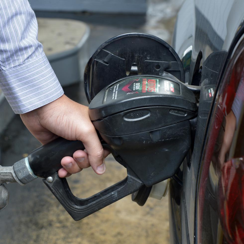 El litro de la gasolina regular vuelve a rondar el $1 en varias estaciones.