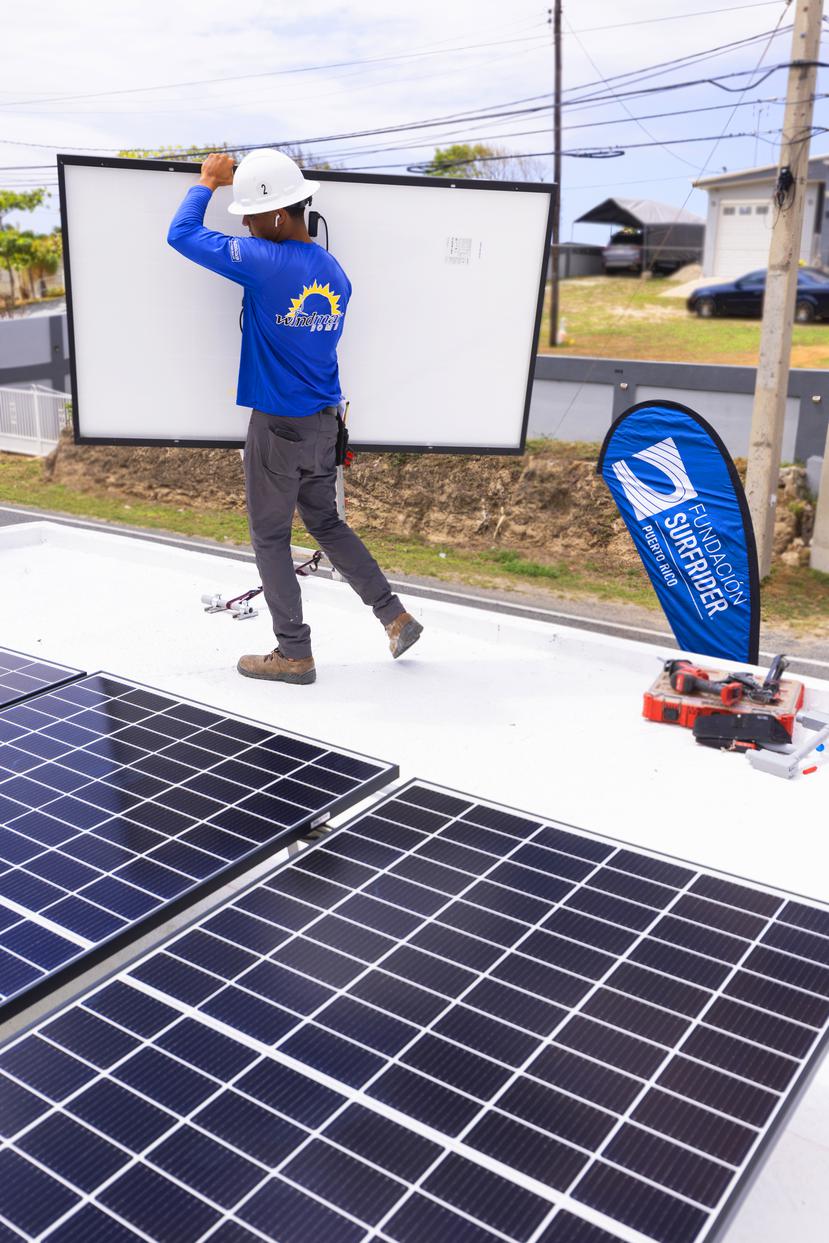 Un sistema de energía solar de WindMar Home te permite ahorrar en tu factura de luz, proteger tu hogar y enseres, y aumentar el valor de tu hogar.