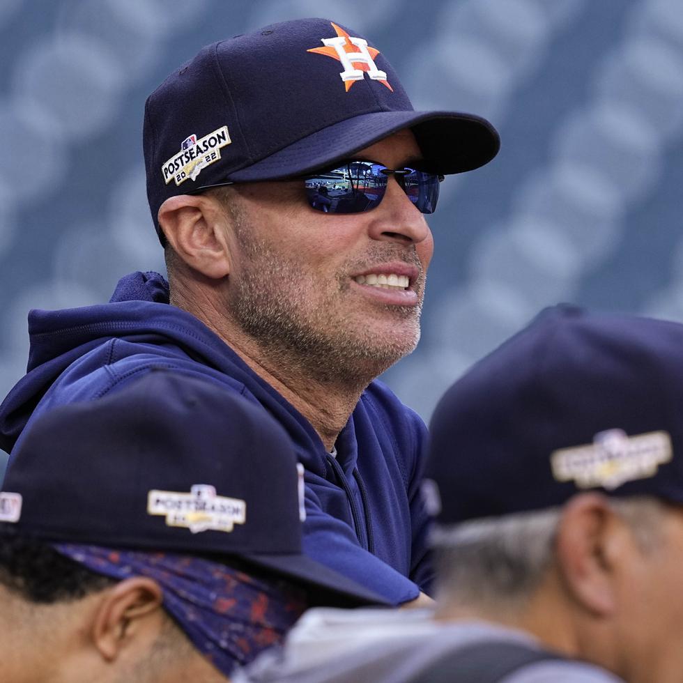 Josué Espada lleva seis temporadas como coach de banca de los Astros de Houston.