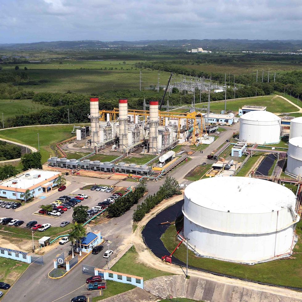 La mayor parte de las unidades de la Autoridad de Energía Eléctrica operan con diésel. En la foto, una vista de la central Cambalache en Arecibo.