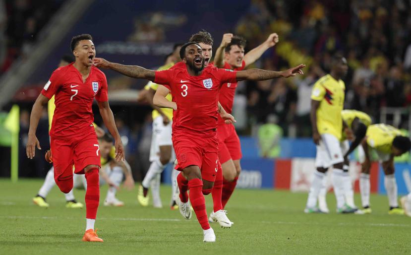 Los ingleses celebran la victoria en penales contra Inglaterra. (AP)