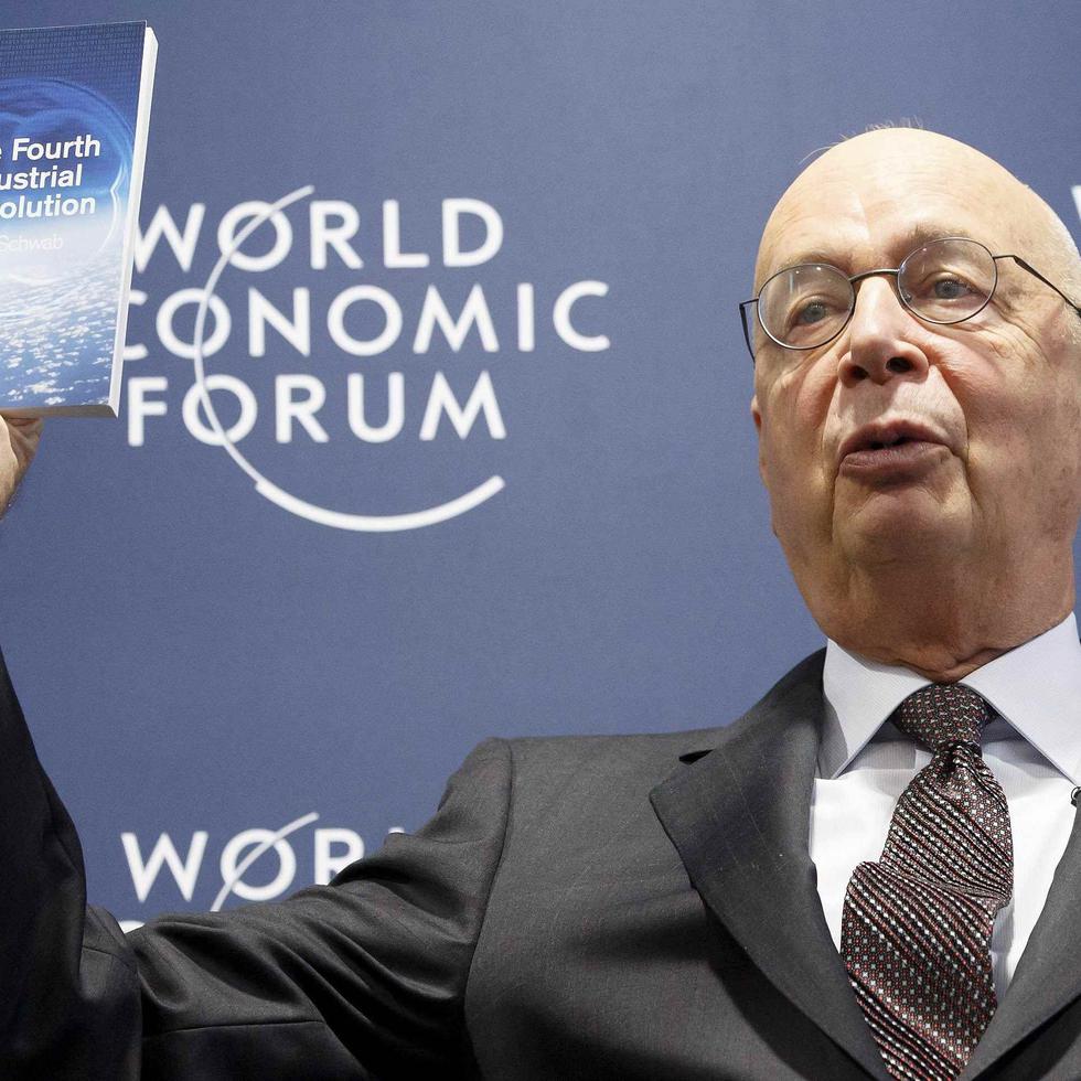 El fundador y presidente del Foro Económico Mundial (WEF por sus siglas en inglés), el alemán Klaus Schwab, presenta el programa para el próximo Foro Económico Mundial de Davos. (EFE)