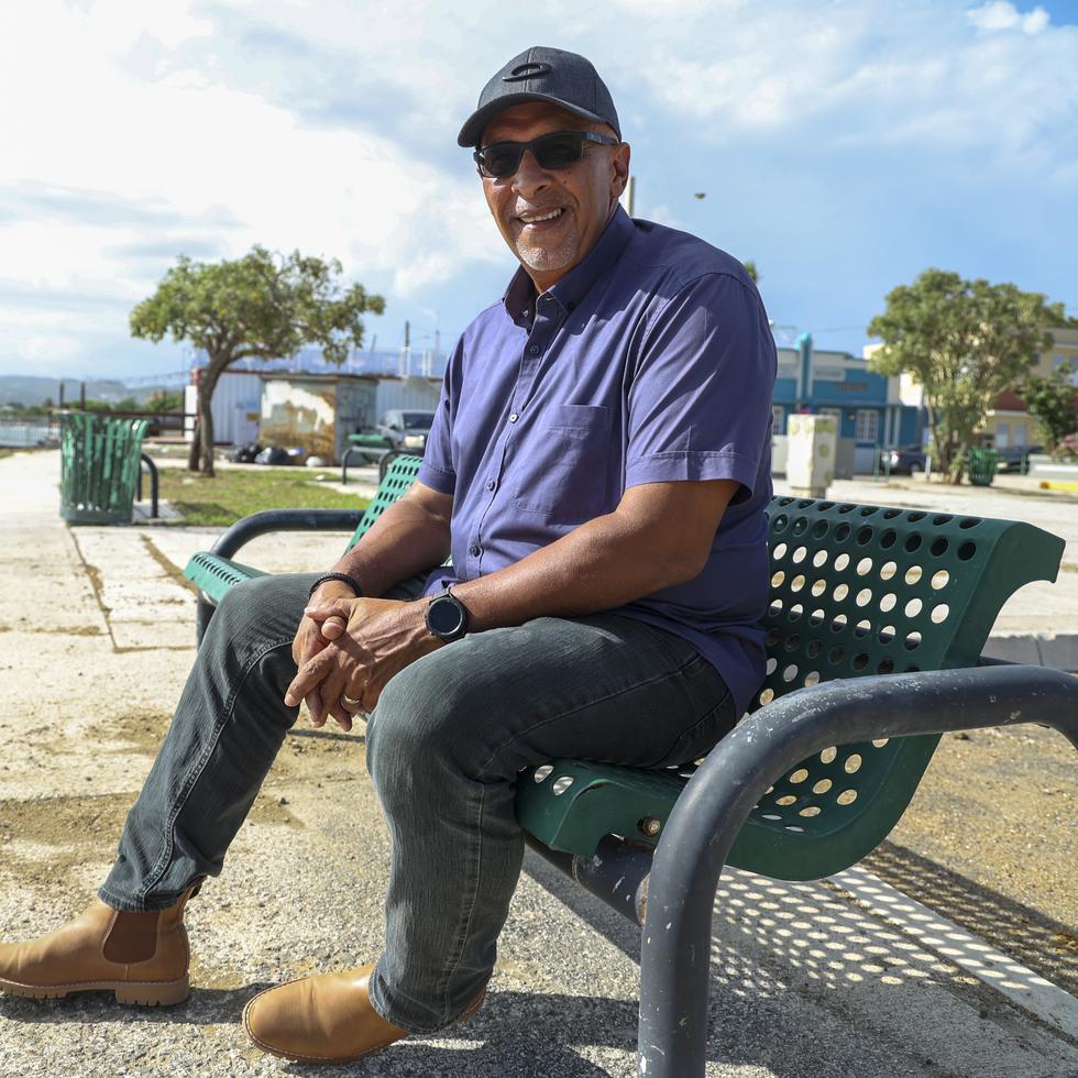 Edwin Rodríguez recuerda que jugó entre los 8 y 14 años en un antiguo parque sin comodidades y con tierra negra, en su natal Barrio la Playa en Ponce.