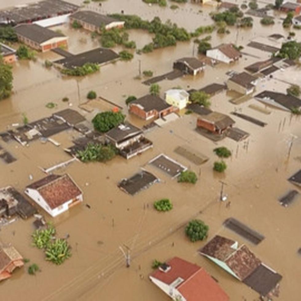 Ejecutan operación militar en el sur de Brasil para rescatar a las víctimas de las inundaciones