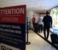 La orden ejecutiva vigente establece que toda persona que llegue a los aeropuertos en Puerto Rico tiene que llenar la declaración de viajero.
