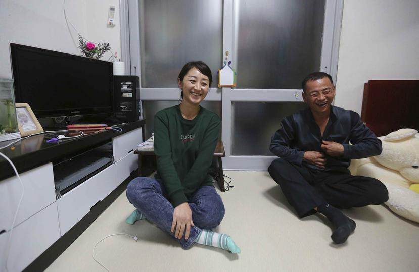 La norcoreana Kin Sun-hee fue comprada por su marido chino-coreano, Chang Kil-dong, por $1,200 cuando tenía 18 años. (AP / Ahn Young-joon)