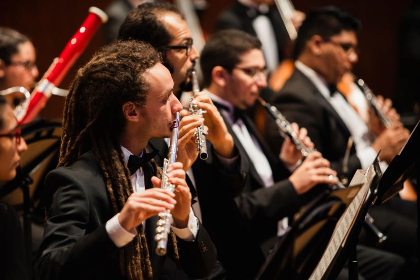 La Banda de Conciertos y el Concert Jazz Band con un repertorio que incluye desde música internacional navideña hasta décimas borinqueñas.