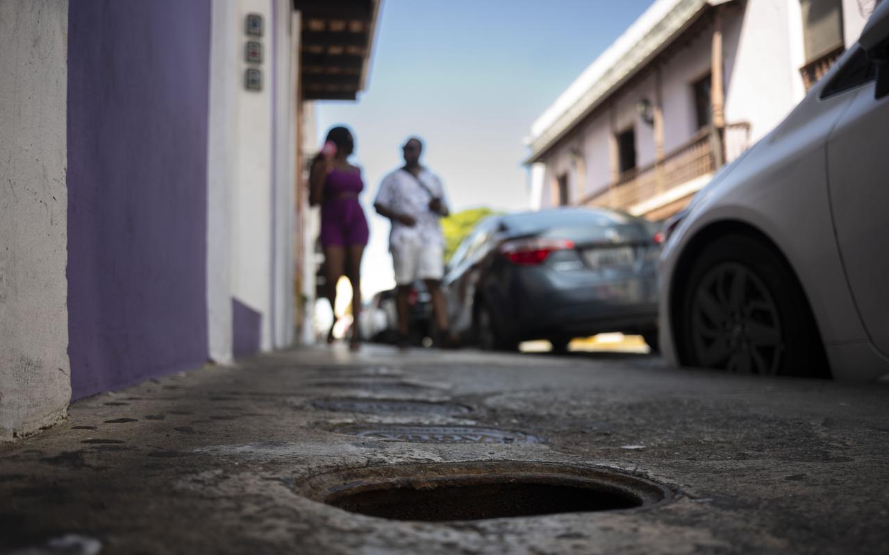 #NoEsNormal: contadores de agua potable sin tapas, un riesgo para los peatones en San Juan