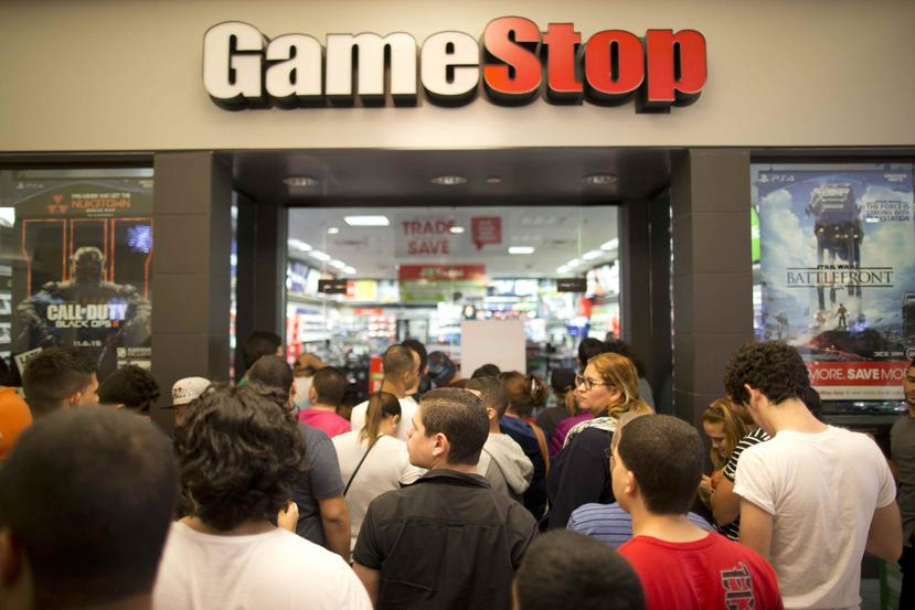Las consolas de videojuegos fueron de los artículos de mayor demanda en la Venta del Madrugador, en Plaza Las Américas.