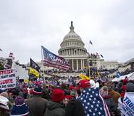 Insurrectos leales al presidente Donald Trump asaltan el Capitolio, en Washington D.C., el 6 de enero de 2021.