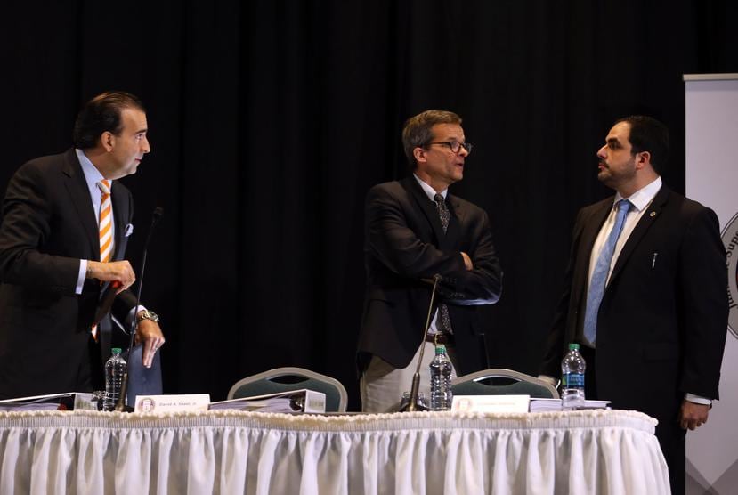 Los integrantes de la Junta de Supervisión Fiscal José Carrión, david Skeel y Christian Sobrino. (GFR Media)