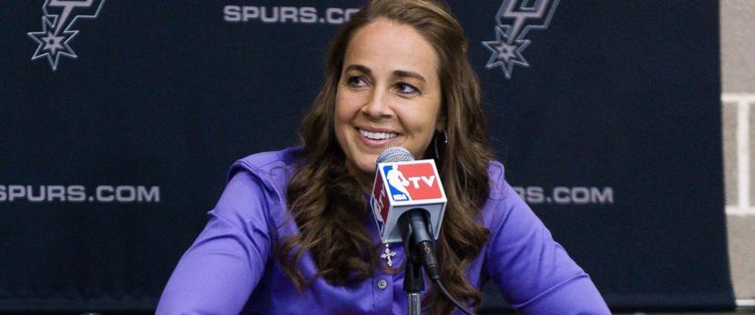 La ganadora de seis Juegos de Estrellas con la WNBA, se unió al personal de Popovich en agosto del 2014, convirtiéndose en la primera mujer pagada a jornada completa en la NBA.