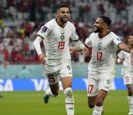 Youssef En-Nesyri, a la izquierda, celebra con Sofiane Boufal tras marcar uno de los goles de Marruecos.