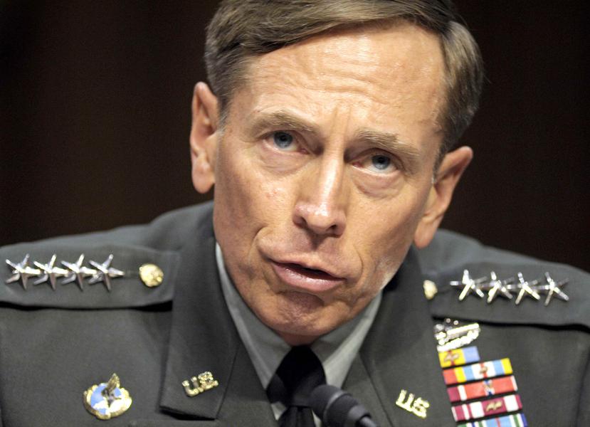 Petraeus, de 62 años, se declarará culpable de un cargo menor por retiro no autorizado y retención de material secreto.