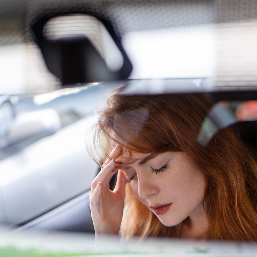 La cinetosis provoca  malestar en los viajes por carretera al punto de causar náuseas y vómito.