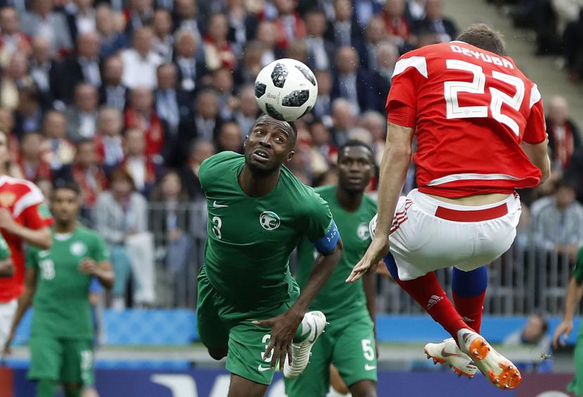 Arabia Saudita sufrió una goleada de 0-5 a manos del anfitrión Rusia en el inicio de la Copa Mundial. (AP / Pavel Golovkin)