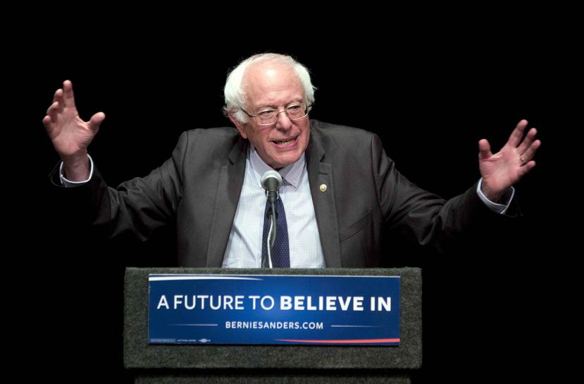 En las primarias, Sanders consiguió escaso apoyo de los "superdelegados", que respaldaron principalmente a Clinton. (AP/ Mike Groll)