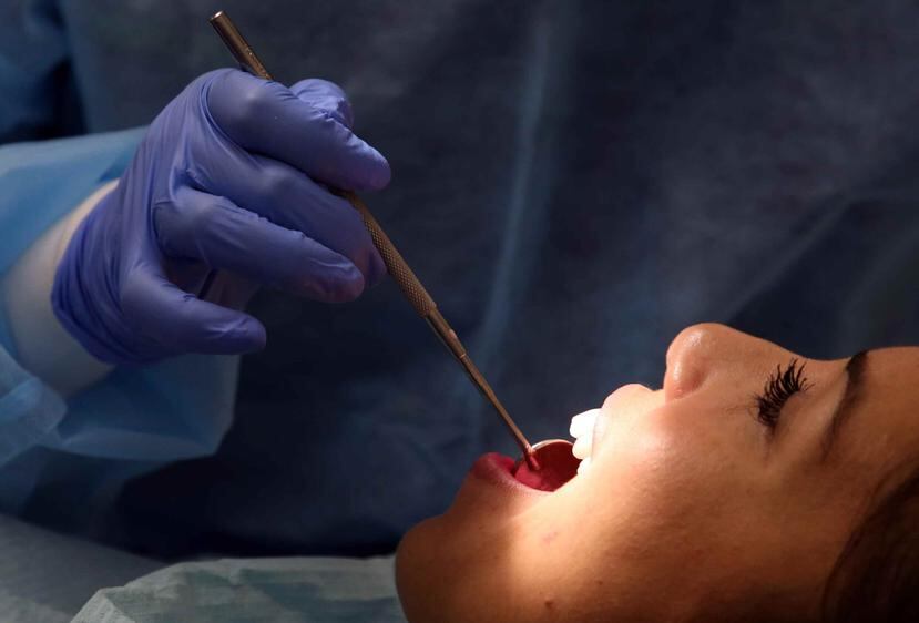 Por los pasados años los dentistas han pedido un aumento a las tarifas dentales.