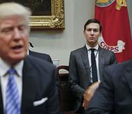 Kushner, al fondo, es uno de los principales asesores de Trump. (AP)