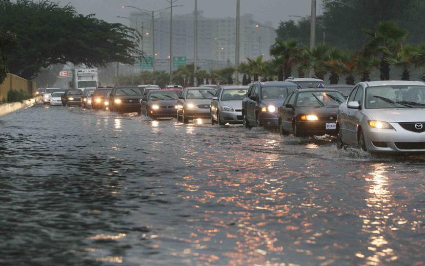 Foto de archivo de una inundación en la avenida Baldorioty de Castro. (GFR Media)