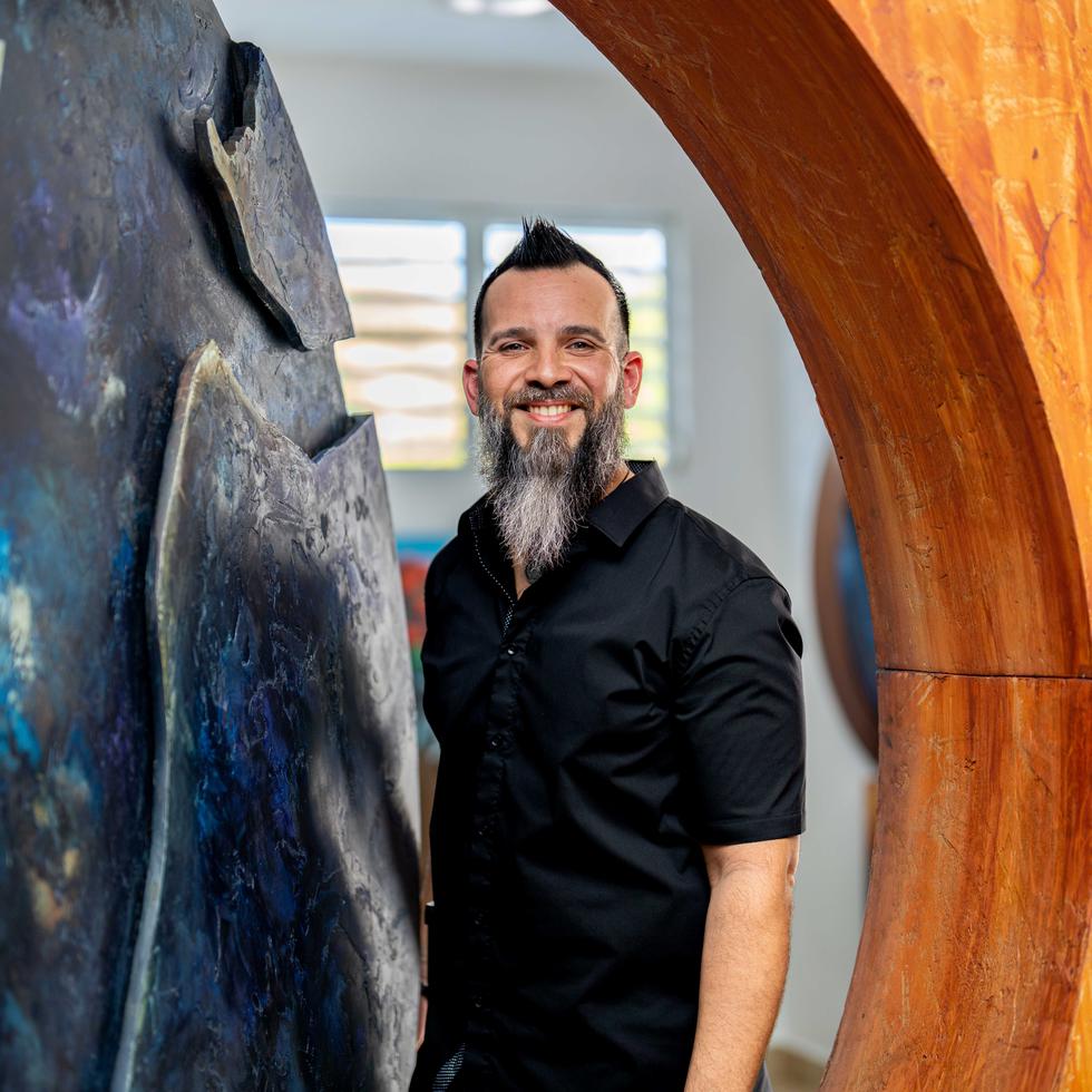 Felipe Rivera, artista plástico, educador y ha expuesto sus obras alrededor del mundo. Foto: Isabel Ferré Sadurní