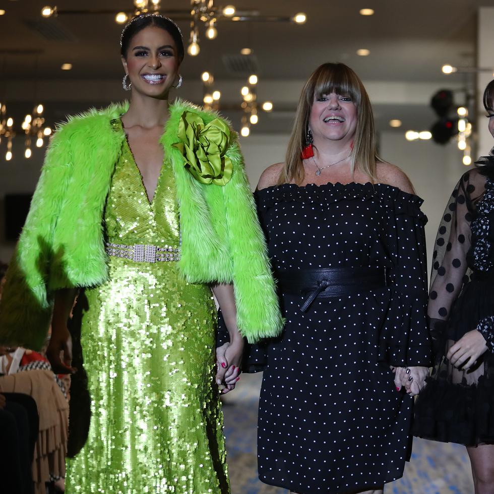 Lisa Thon saludó al público en compañía de Nellys Pimentel, Miss Earth 2019, y la cantante Ana Isabelle. (Fotos: Juan Luis Martínez)