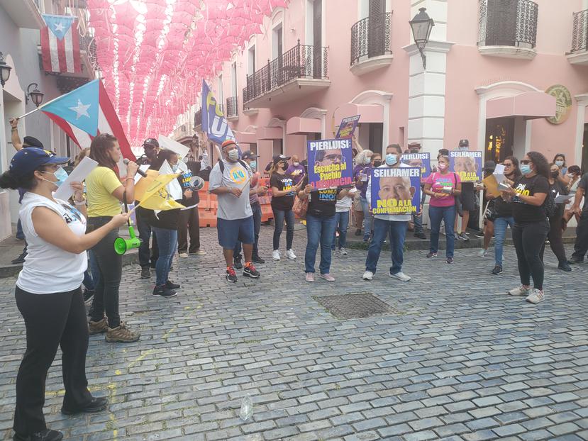 Manifestantes llegan a Fortaleza exigiendo cancelación de contrato de LUMA.