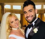 Britney Spears en su boda junto a su esposo Sam Asghari.