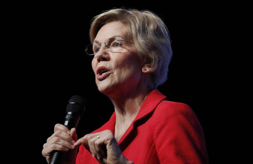 Elizabeth Warren  considera que los grandes intereses de Wall Street y los fondos “buitres” han presionado al gobierno de Puerto Rico para imponer medidas de austeridad y disminuir los servicios públicos, incluyendo el cierre de escuelas. (AP)