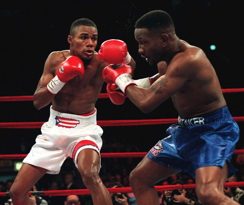 Pernell Whitaker (derecha) durante su combate con Tito Trinidad en el 1999 en el Madison Square Gasrden en Nueva York. (AP)