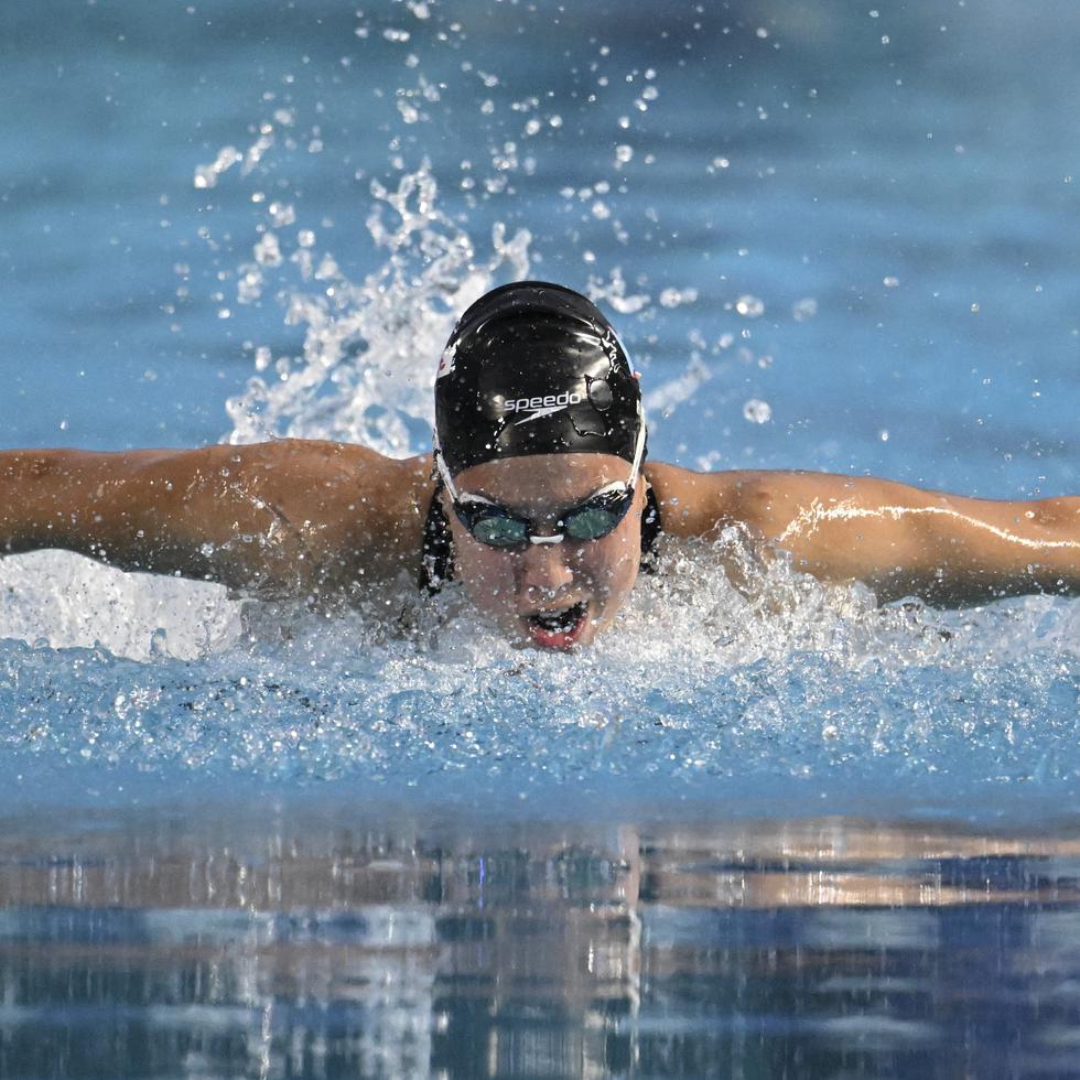 La nadadora boricua Kristen Romano cronometró 2:13.74 para la prueba y quebró por casi tres segundos el récord previo, que era de 2:16.27.