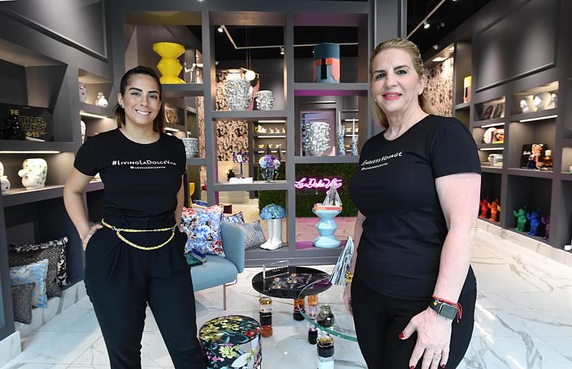Marta Álvarez y Carla Santos, propietarias de la nueva tienda La Dolce Vita en The Mall of San Juan.
