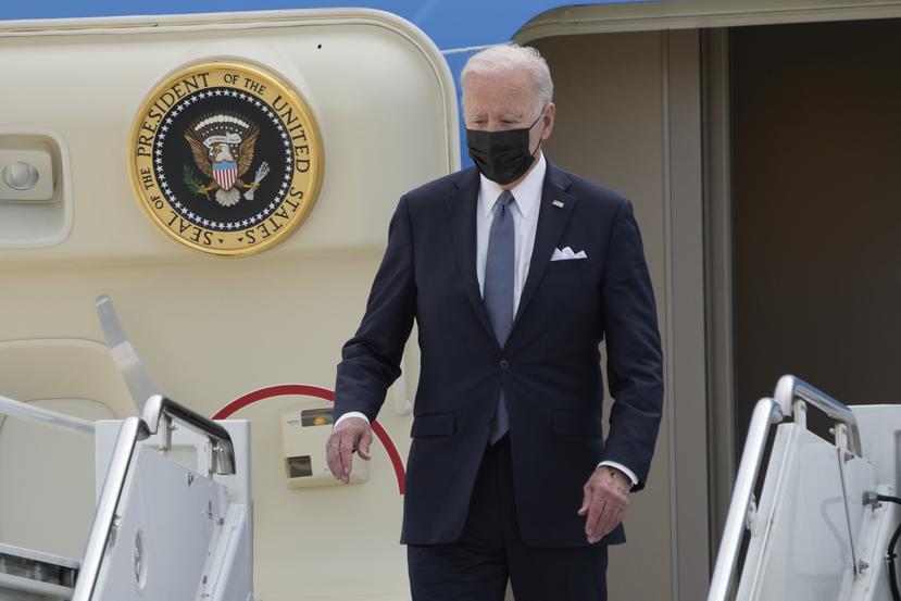 El presidente de los Estados Unidos, Joe Biden a su llegada a la Base Aérea de Yokota, en Japón, el 22 de mayo de 2022.