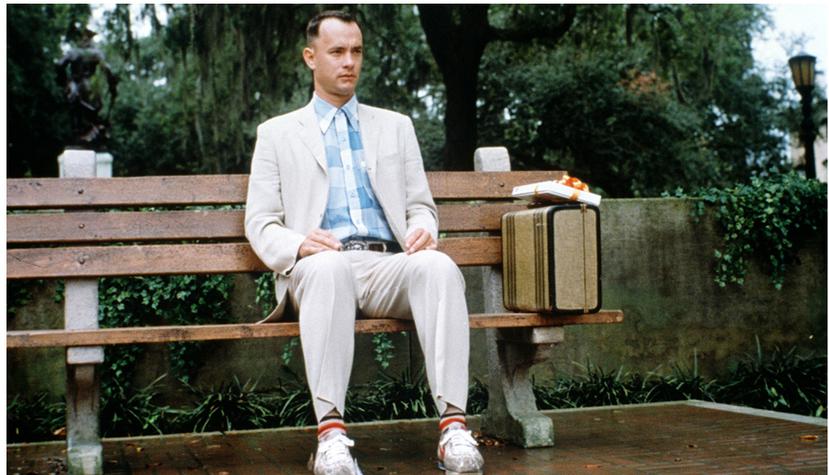La película "Forrest Gump" (1994), ganadora de seis premios Óscar, es protagonizada por Tom Hanks.