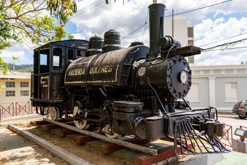”La negra cocola” is a locomotive that dates back to 1924 and was used to transport sugarcane.