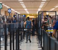 Imagen de archivo del punto de cotejo de la Administración para la Seguridad en el Transporte (TSA, en inglés) en el Aeropuerto Internacional Luis Muñoz Marín.
