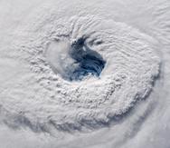 Foto proporcionada por la NASA donde se ve el huracán Florence sobre el océano Atlántico el 12 de septiembre de 2018. (Alexander Gerst/ESA/NASA vía AP)