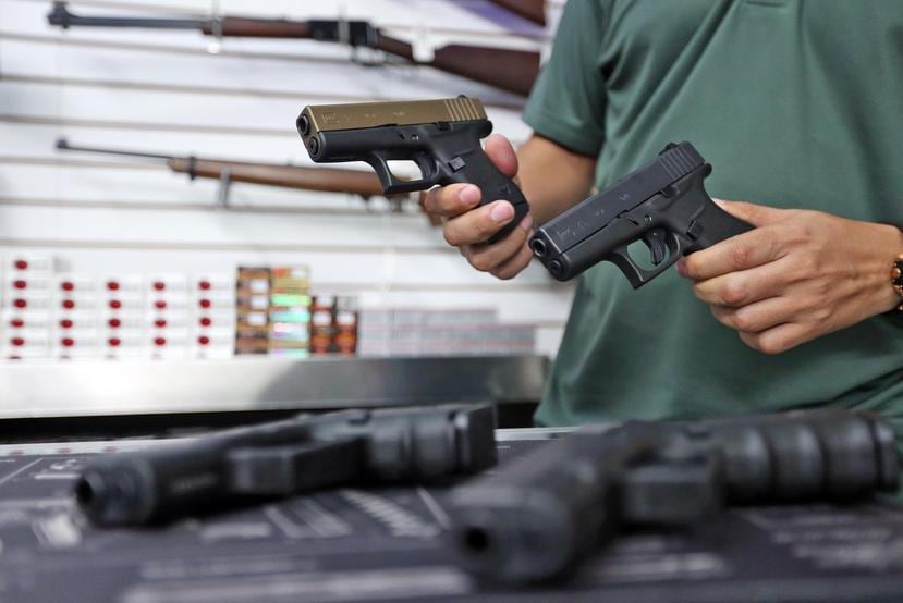 Los cambios a la Ley de Armas buscan simplificar el proceso para obtener una licencia de tiro al blanco o de portación.