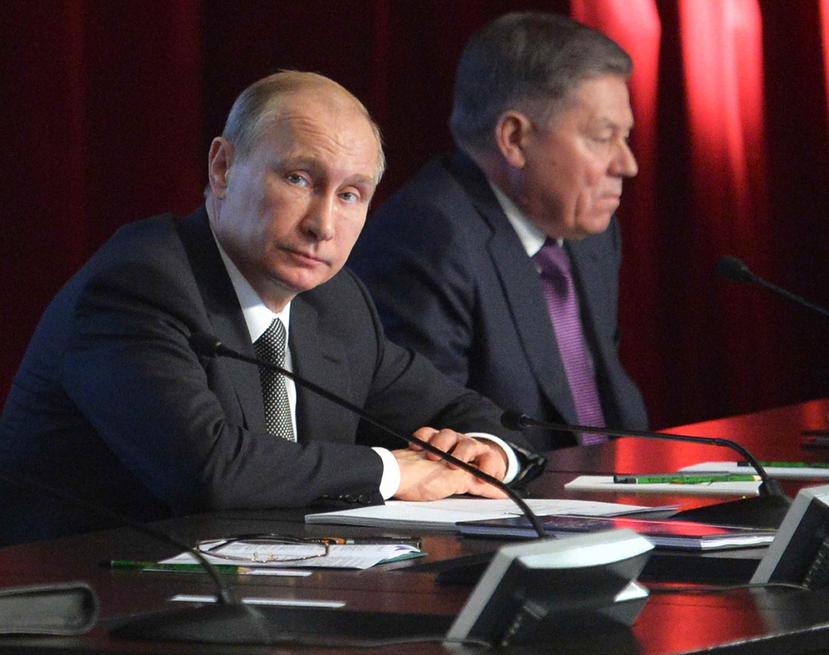 Putin agregó que le ha pedido al primer ministro, Dmitri Medvédev, que preste "una mayor atención" a este asunto, ya que "nadie necesita los conflictos del pasado". (The Associated Press)