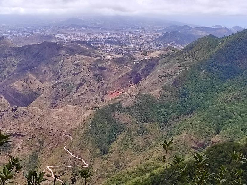 Vista general desde uno de los miradores del Parque de Anaga, al noreste de la isla de Tenerife, Reserva de la Biosfera. Foto: EFE (Amalia González)
