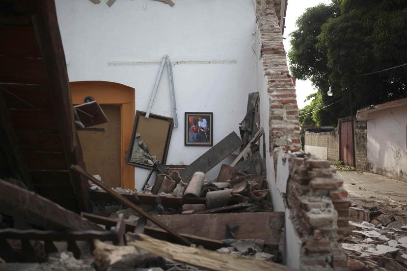 La localidad más afectada fue Juchitán, en Oaxaca, donde murieron 36 personas y un tercio de las casas se derrumbaron o quedaron inhabitables. (AP)