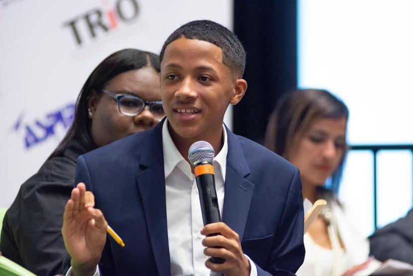 Yosuel Osorio, estudiante de décimo de la escuela Belén Blanco, durante el foro “Jóvenes del milenio comprometidos con la transformación de Puerto Rico” del Programa Talent Search de ASPIRA. (Suministrada)