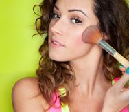 Las brochas son de las herramientas más recomendadas para aplicar el maquillaje.