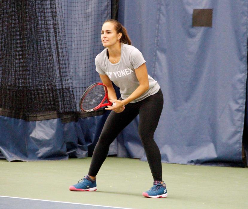 La puertorriqueña Mónica Puig trabaja en su nuevo centro de entrenamiento en  XS Tennis Village en Chicago, bajo la tutela de Murray. (Esteban Pagán)
