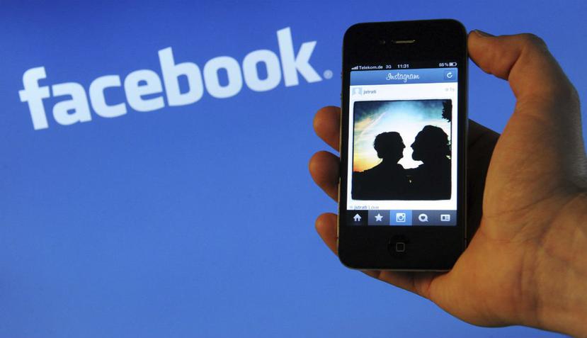Facebook utilizará tecnología de inteligencia artificial para hallar las cuentas de usuarios fallecidos. (EFE)