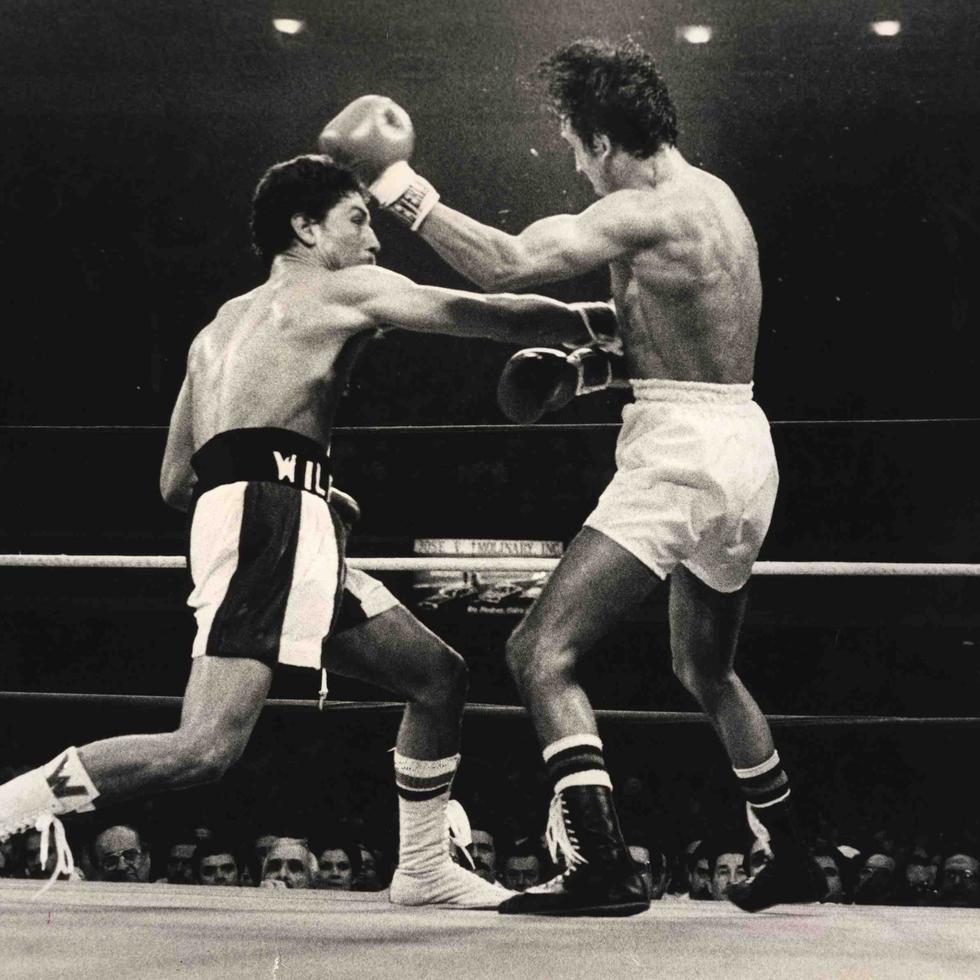 Wilfredo Gómez (izq) pelea contra Carlos Zárate el 28 de octubre de 1978 en el coliseo Roberto Clemente. Este fue el primer ‘megacombate’ para el campeón boricua. (Archivo)