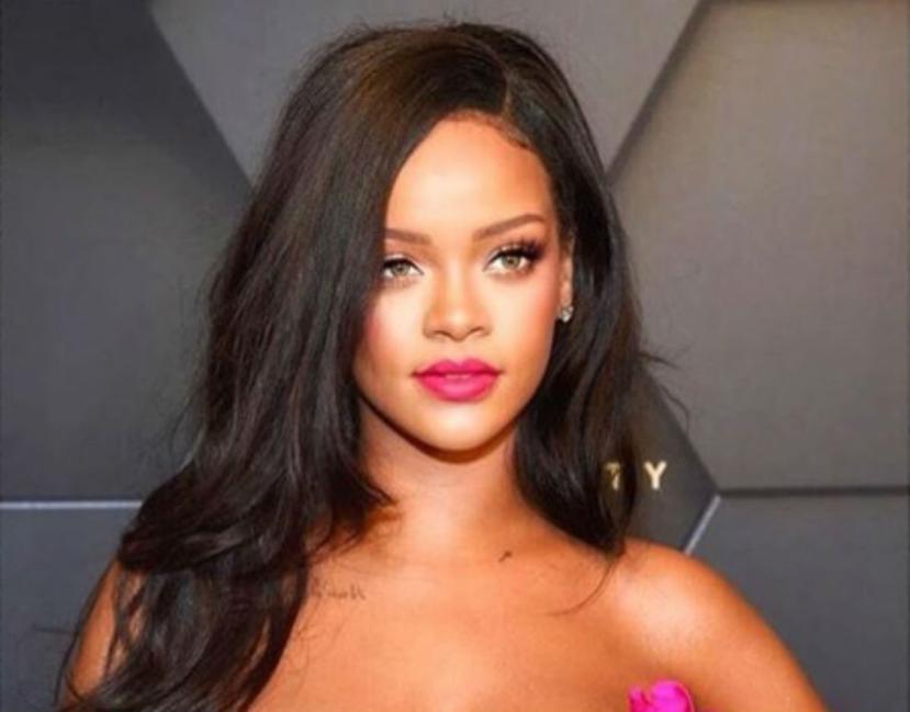 Rihanna compartió fotos para promover su línea de lencería. (Instagram)