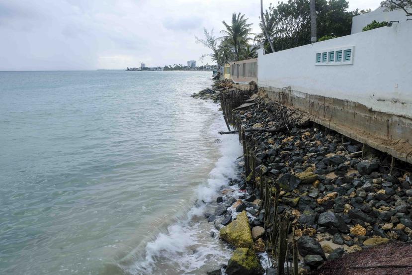 La erosión costera en la zona de Ocean Park, en San Juan, se agravó durante el último año. (GFR Media)