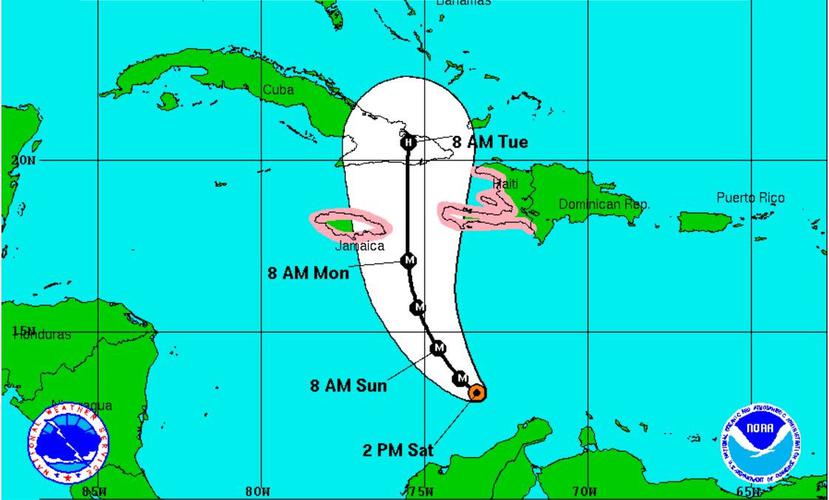 Los vientos huracanados del sistema se extendían hasta un radio de 75 kilómetros (45 millas) y los vientos de fuerza de tormenta tropical hasta 335 kilómetros (205 millas) más. (NOAA/AP)